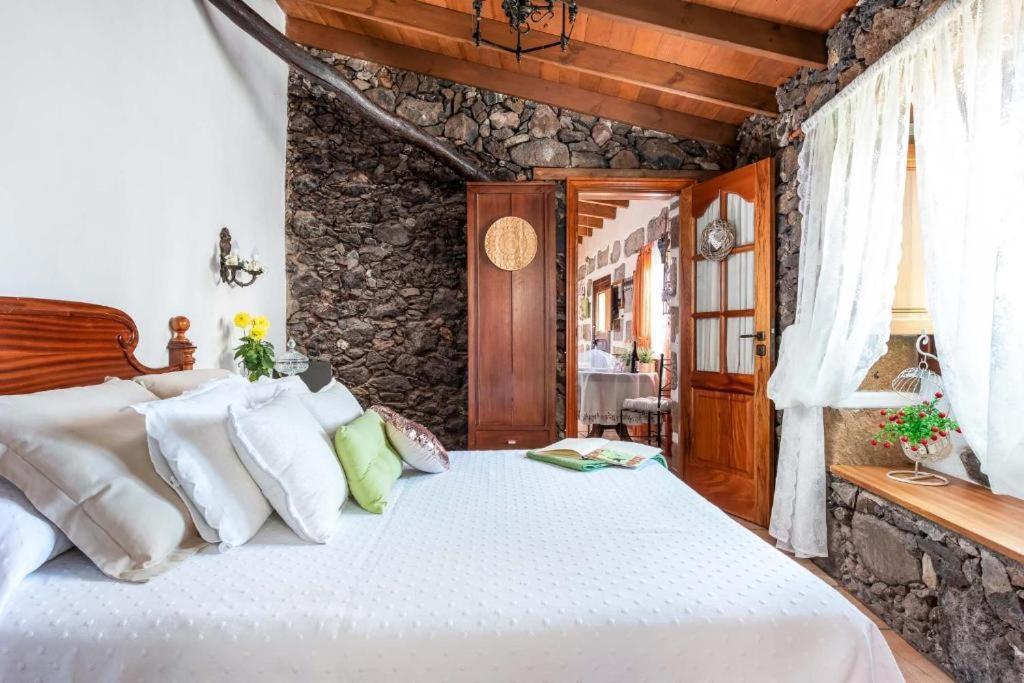 Romantic Hamlet Cottage With Private Pool La Fragua De Eliseo Candelaria Bagian luar foto